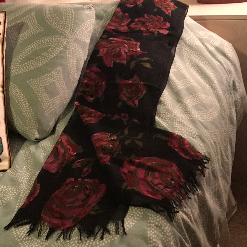 Lightweight scarf